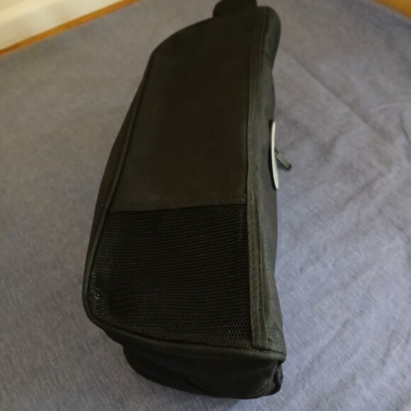 Toiletry bag Hilton Garden Inn size: 15" x 6" x 5" New - Picture 4 of 6